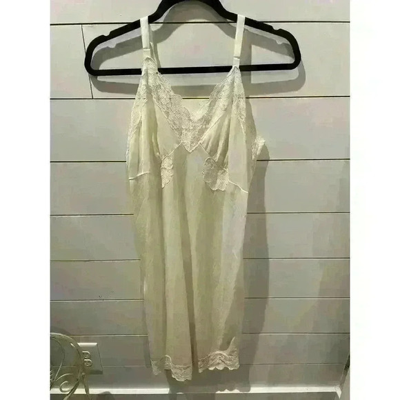 Deena Fine Lingerie Other - Vintage Deena Fine Lingerie Off White Lace and Eyelet Slip,  size 40